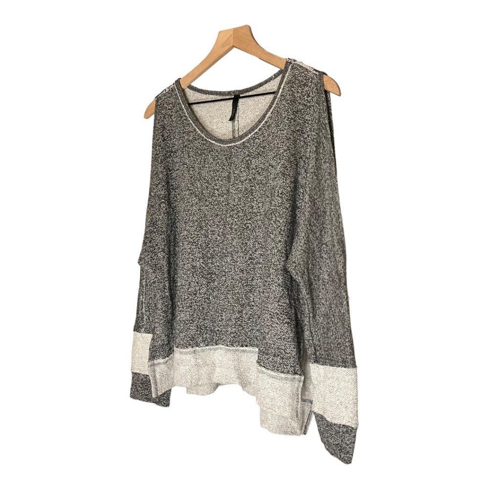 ELAN Cold Shoulder Sweatshirt Two Tone Heather Black Hi Low Slit Sleeve Shirt